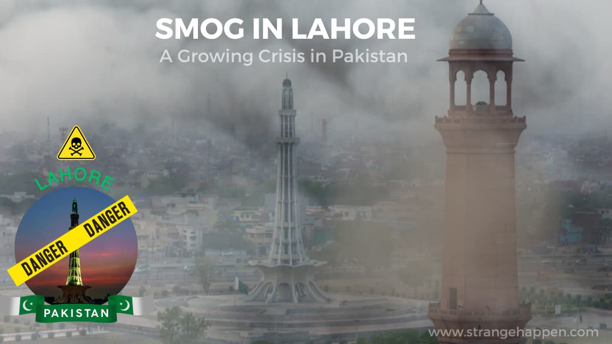 Minar-e-Pakistan and Badshahi Mosque in Lahore clouded by weighty heavy smog in lahore.
