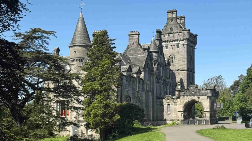 Why do dogs jump off Overtoun Bridge? Overtoun House, the Scottish Baronial mansion tied to the mystery