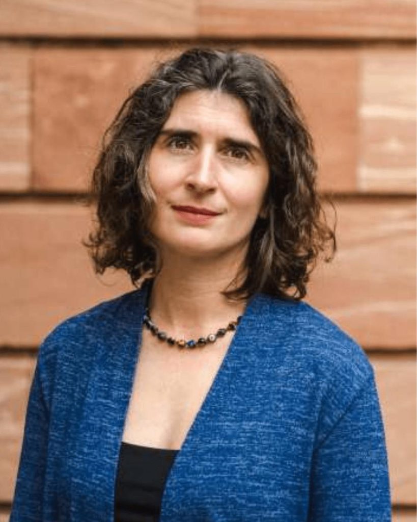 Prof. Dr. Julia Sigwart and the Discovery of Ferreiraella populi Prof. Dr. Julia Sigwart, co-chair of the Senckenberg Ocean Species Alliance (SOSA), who led the scientific description of Ferreiraella populi.